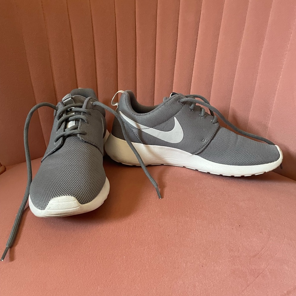 Grey Nike Roche - Picture 2 of 6